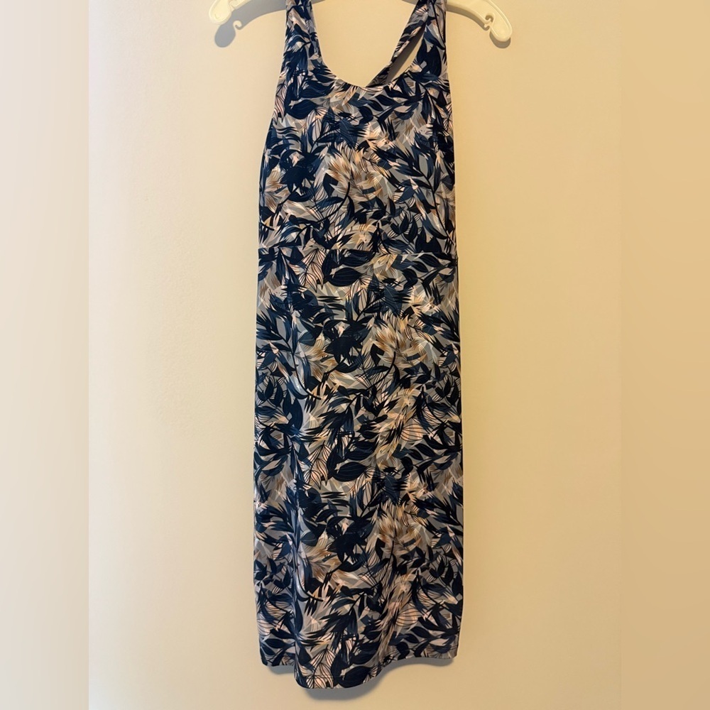 Kyodan - Women’s- Athletic Dress with Leaf/Tropical Print -